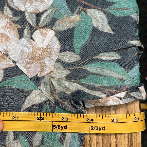 Lauren Conrad Womens sz XL Top Gray Floral Flared Sleeve Button Open Back Blouse - Picture 10 of 13